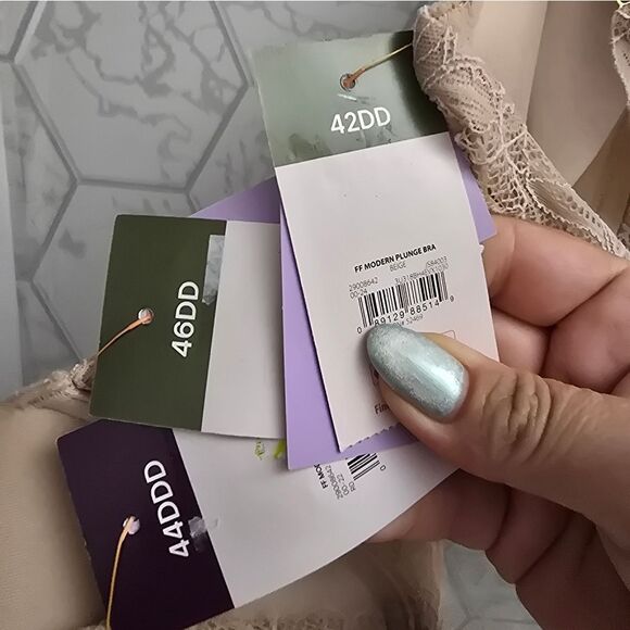 Nwt Joyspun Women's and Women's Plus Size Underwire Plunge Bra - Picture 9 of 9